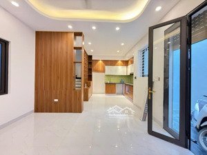 chỉ nhỉnh 11 tỷ, 75m2 xây mới tại phố lạc long quân, tây hồ, mt 6m, nt đẹp, phòng nhiều cửa sổ