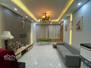 cho thuê nhà khu phân lô văn cao, dt: 70m2, 3 phòng ngủ.