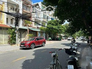 bán nhà mặt tiền đường s11 phường tây thạnh dt 4x25 hiện trạng cấp 4 bán 11 tỷ lh hiểu