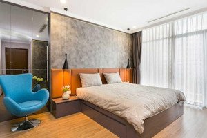 chính chủ cần bán căn hộ cao cấp indochina, dt: 76m2, 2pn, sổ hồng, giá: 5,6 tỷ(còn bớt)