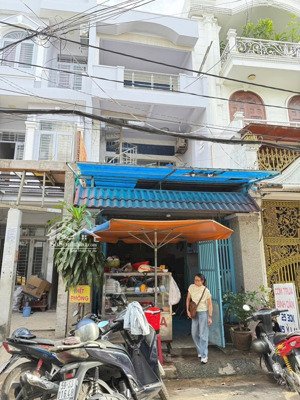 mtkd ỷ lan - luỹ bán bích
nhà đang cho thuê 20tr/th; giá 10.3 tỷ tl