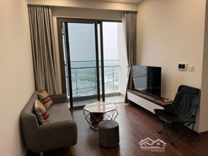 trần thuỷ . cho thuê căn hộ 3 phòng ngủ masterise view biển hồ