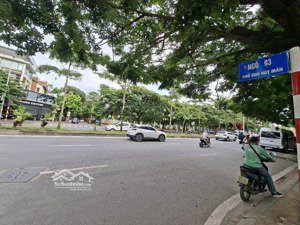 biệt thự thu nhỏ 5 tầng thang máy cách mặt phố chu huy mân 150m ngõ thông xe 7 chỗ ngủ trong nhà,