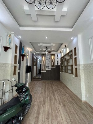 đối diện công viên rộng 1000m2! mặt tiền bình phú quận 6 (4x17m) 3 lầu đẹp đỉnh chỉ 12.5 tỷ