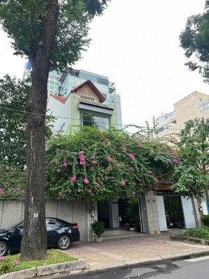 hot! bán mặt tiền ngay nguyễn văn hưởng - quốc hương - dt: 12x 35m - 370m2 - xd: 1h7t giá 79 tỷ tl