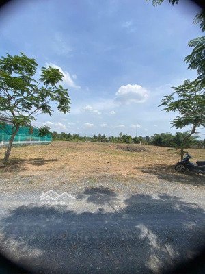 chính chủ cần bán gấp lô đất ngay tại trung tâm thị trấn đức hòa, long an cũ