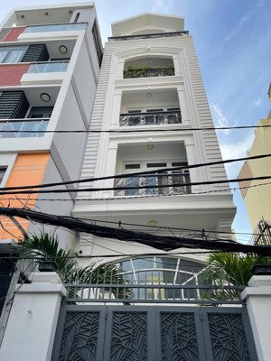 bán gấp nhà đường hoa mai góc cù lao q. phú nhuận. 4.7x22m 5 tầng hđt 125tr/th, giá 23.9 tỷ