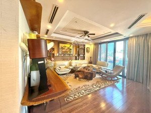 cho thuê penthouse 300m2 view hồ hoàng cầu - 4 ngủ - full nội thất nhập đức