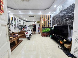 nhà đẹp hoàng hoa thám - trung tâm ba đình - lô góc - ô tô đỗ cửa - pháp lý chuẩn - dt 50m2*5t