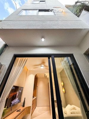 nhà mới đẹp ngay khu ung văn khiêm. gần các trường đại học lớn.thích hợp gia đình trẻ hoặc cho thuê