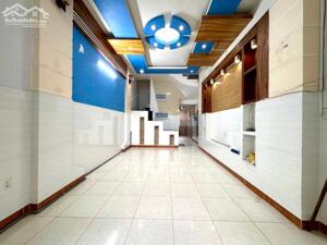 CHO THUÊ NHÀ LẦU KDC HƯNG PHÚ CTY8 CÓ SÂN ĐẬU XE NỘI THẤT CƠ BẢN