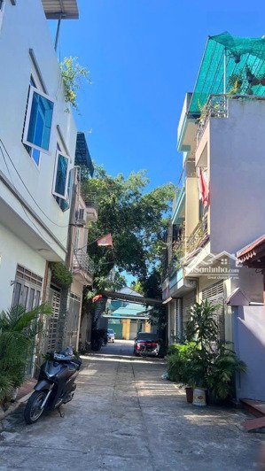 chính chủ cho thuê nhà dịch vụ hàng bè,60m 3 tầng,vỉa hè rộng,hơn 10tr