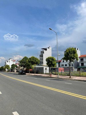 nhà 7 tầng, cự khối, long biên ô tô tránh, vỉa hè, cách mặt phố 20m, kinh doanh