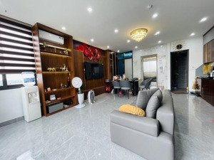 nhà đẹp mỹ đình 56m2, 5t thang máy- lô góc 3 thoáng- oto qua nhà, chỉ sách valy về ở- chỉ hơn 9tỷ.