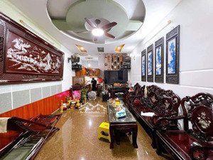 phân lô_ ô tô tránh, cách ql 1a chỉ 50m. lô góc 3 mặt thoáng. nhà 32m*5 t. kinh doanh đa dạng. hiếm