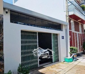 bán nhà hẻm 104/1 đường hồ văn long dt 5,7x13 cấp 4 tiện xây mới bán 4,6 tỷ thương lượng