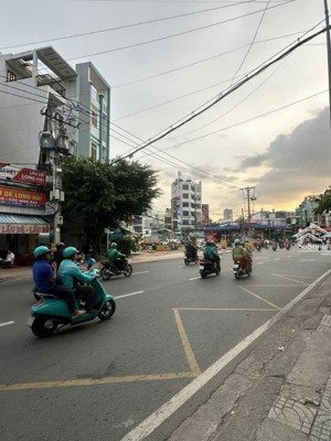 mặt tiền hẻm kinh doanh - 67m2 - trường chinh - tiện xây chdv - giá nhỉnh 8 tỷ