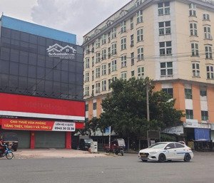 cho thuê tầng 1 mặt bằng kinh doanh 200m², giá chỉ 12 triệu/tháng