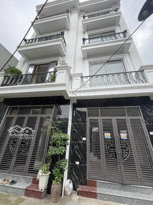 bán nhà 40m2 giá 3tỷ200tr thiết kế hiện đại không lỗi phong thủy, tiện ích chợ, trường cạnh ô tô