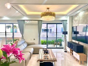 chỉ 22 triệu/tháng căn hộ biển rộng rãi, view đẹp, sát bãi tắm!