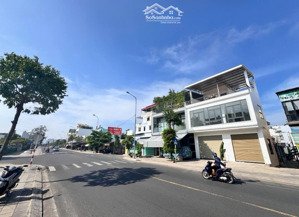 bán nhà 3 tầng mới mặt tiền đường số 4 thích quảng đức gần vòng xoay phong châu, đường rộng 22,5m