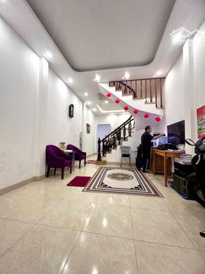 bán gấp nhà trương định 28m2, 4 tầng, 4.4 tỷ, ngõ oto, full nội thất, tiện ích đủ đường