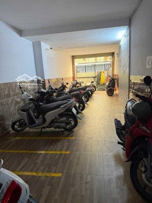 hiếm - kề bên chợ tân hương - trung tâm tân phú - toà nhà 6 tầng siêu vip chdv sẵn dòng tiền