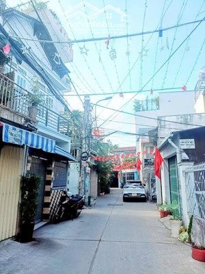 hàng hiếm dưới 4 tỷ - nhà trệt lầu mt đường xe hơi đối diện chợ phước long b