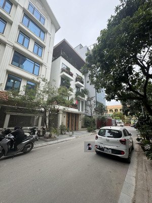 cho thuê nhà phân lô ngõ 40 trung kính 50m 5 tầng 18tr/th