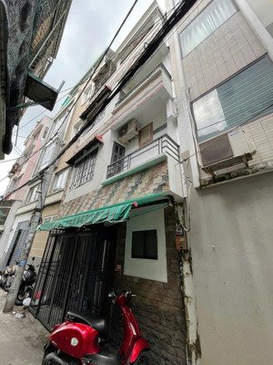 bán nhà ngay trung tâm quận 4 shr, ngân hàng cho vay 1,7 tỷ, tiện cho thuê ngay