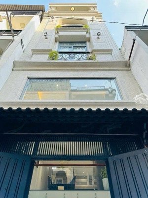 siêu phẩm cần bán nhà mt đường bùi văn ba, quận 7. giá 4,44 tỷ/ 62m2. sổ hồng riêng hoàn công, hxh