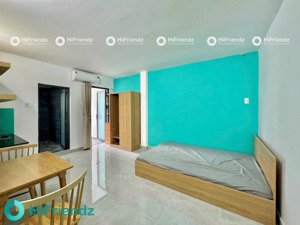 phòng ban công đầy đủ nội thất ngay khu bàu cát