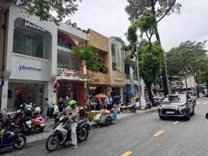 cho thuê mt 15 huỳnh thúc kháng q1, dt 4x18m 2 tầng trống suốt gia: 169tr/1tháng