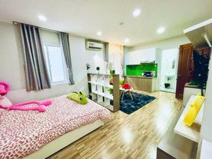 phòng mới - giá hợp lý ngay trung tâm quận 4, cửa sổ đón nắng, gần đại học luật, quận 1, quận 10