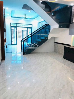 nhà 1 trệt 1 lầu p hoá an sổ riêng thổ cư 100%