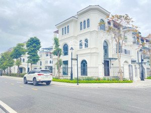 bán gấp biệt thự lô góc view công viên, 220m2, chỉ 23.5 tỷ, 3 mặt thoáng, đường rộng, cực hiếm