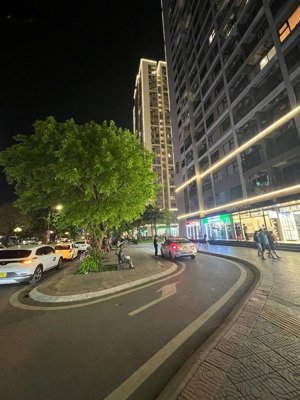 chính chủ bán căn hộ 2pn dt 55,5 m2 giá 3 tỷ 450