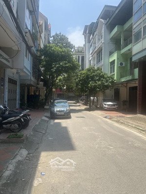 tân mai, hoàng mai, ô tô tránh, thang máy, full nội thất sịn sò