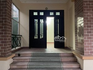 cho thuê nhà nguyên căn, số 3, ngõ 206 cổ linh, dt 1 sàn 110m2x4, dtsd 440m2, mặt tiền 10m