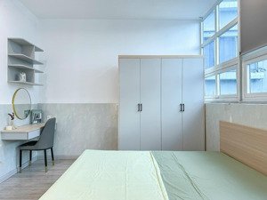 trống sẵn cho thuê căn hộ dịch vụ cao cấp full nội thất, ban công view cực đẹp chỉ 8 triệu/tháng!