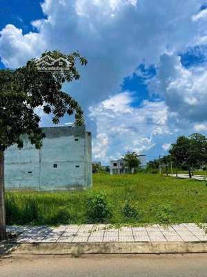 đang kẹt tiền cần bán gấp lô đất full thổ