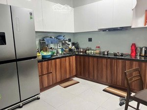 cần bán gấp nhà đẹp hẻm xe hơi 10m, trung tâm quận 3 , giá tốt