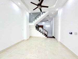 bán nhà riêng 4pn, 2wc tại bùi quốc khái, long thạnh mỹ, quận 9, 2,85 tỷ, đang cho thuê 15 triệu.