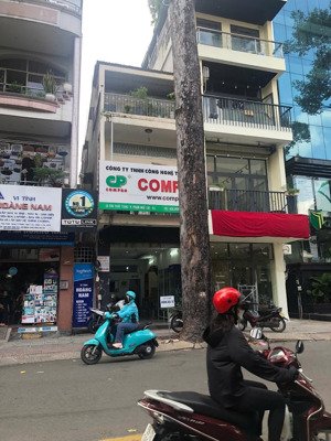 mt 15 tôn thất tùng 5x18m nhà 3 tầng vị trí trung tâm quận 1 hđ thuê ổn định
