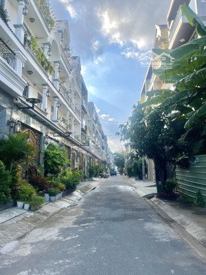 đất rộng hxh nhà bè, huỳnh tấn phát. sổ vuông đẹp.