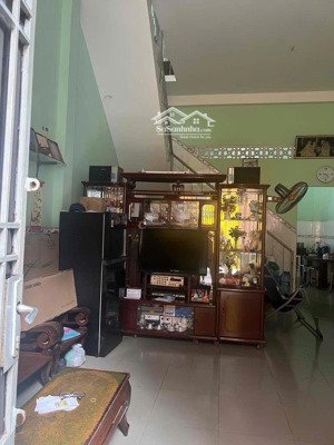 cho thuê nhà hẻm 4m (bg) lạc long quân, p.5, q.11 giá 11tr