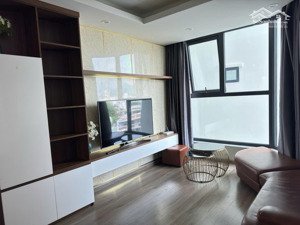 bán căn hộ 64 m2 , 2 pn ,2 wc lầu trung , view xéo biển, nội thất đẹp giá 4,5 tỷ lh sơn