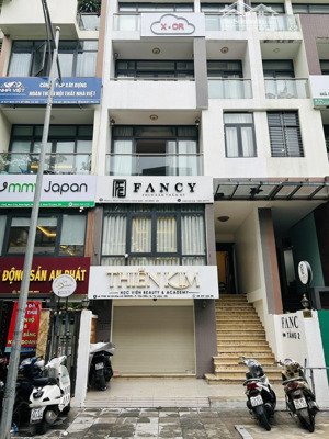 cho thuê nhà riêng phố nguyễn văn cừ, long biên 60m2 5 tầng, có thang máy, nội thất giá 25 triệu