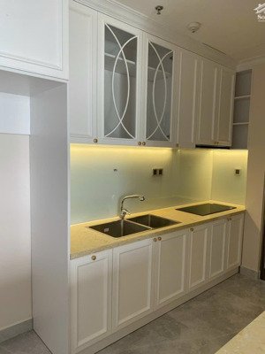 bán ch midtown phú mỹ hưng, 8,5 tỷ, 75m2, 2pn, 2wc, sẵn hợp đồng thuê. lh em thảo