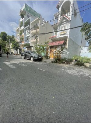 bán nhà mặt tiền đường t3, phường tây thạnh, dt 100m2, cấp 4, gác lửng, đang cho thuê 15tr/th